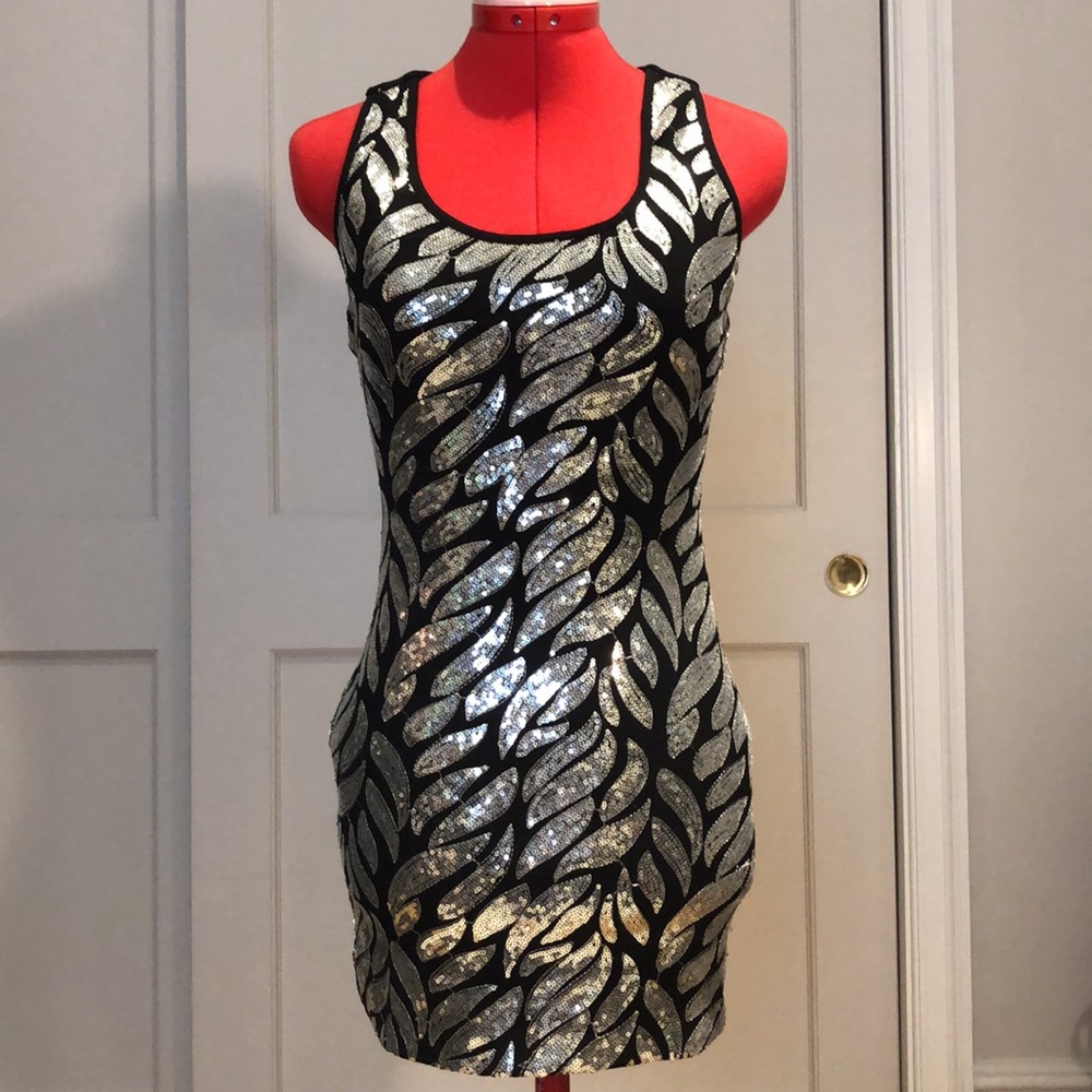 Material Girl Black & Silver Sequin Bodycon Dress Size 3